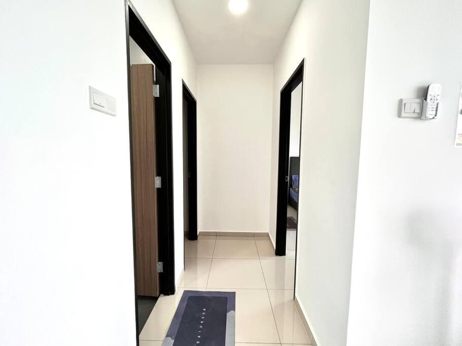 Urban Home-Swimming Pool-City Center Malacca Exterior photo